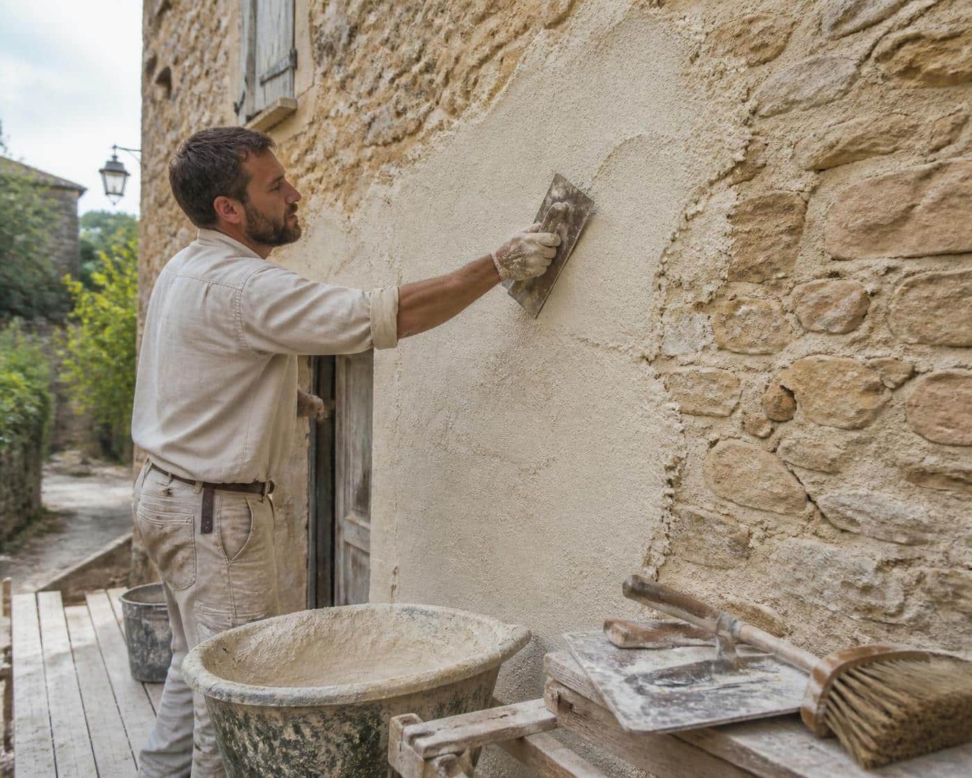 découvrez les techniques de maçonnerie traditionnelle encore utilisées aujourd'hui, alliant savoir-faire ancestral et qualité durable pour des constructions authentiques.